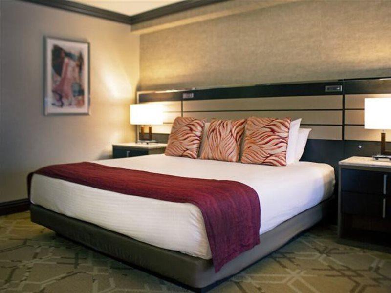 Ameristar Casino Hotel Kansas City Exterior photo